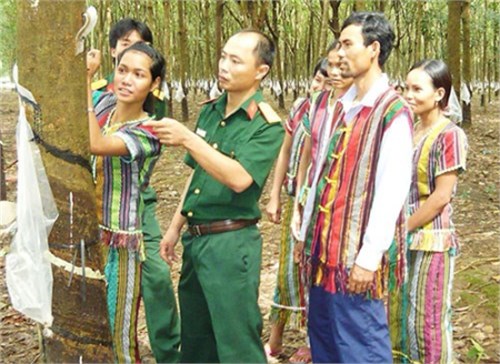 Binh đoàn 16 xây dựng địa bàn biên giới nam Tây Nguyên vững mạnh